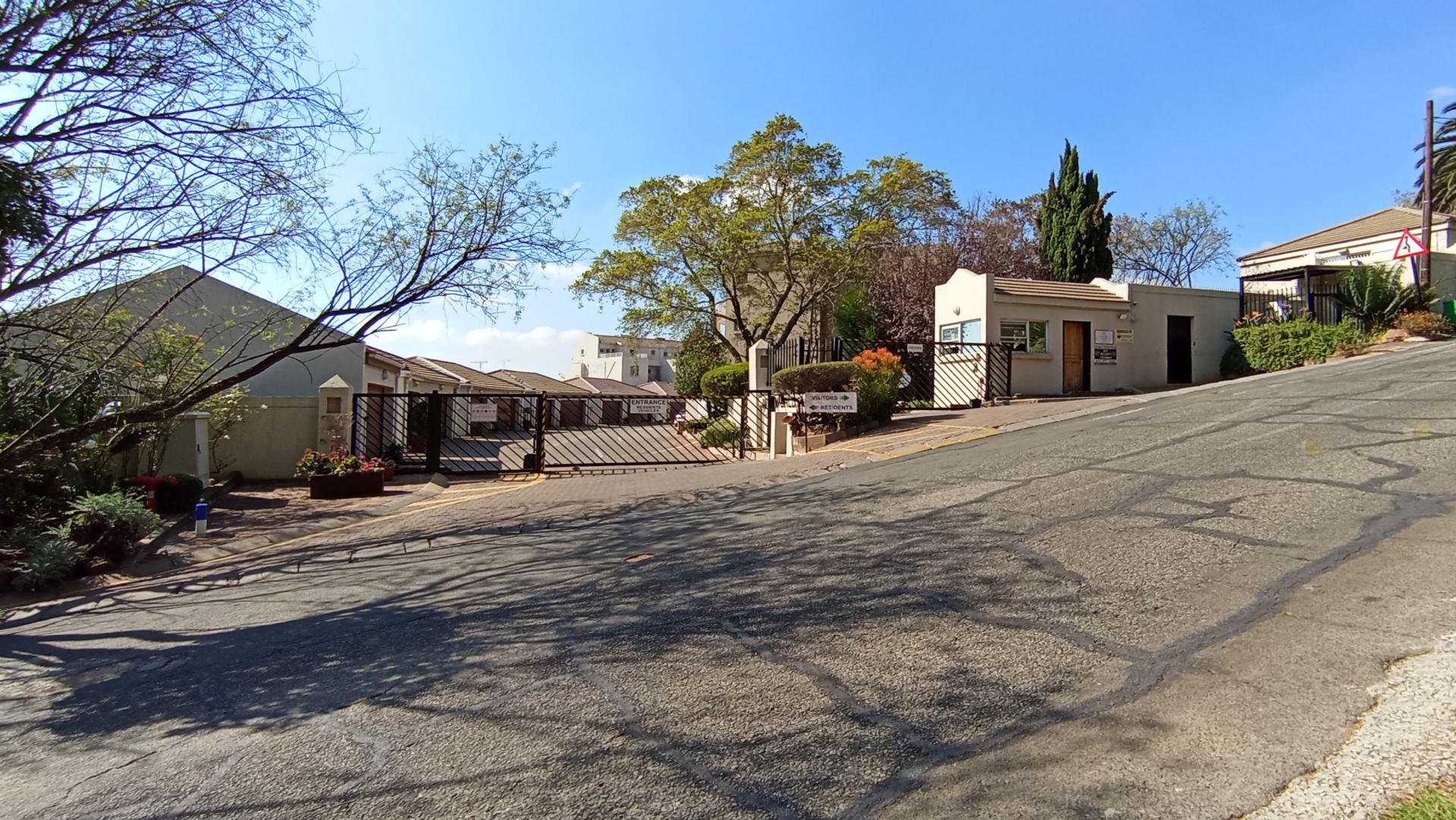 Front View of property in Northcliff