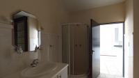 Main Bathroom - 8 square meters of property in Northcliff