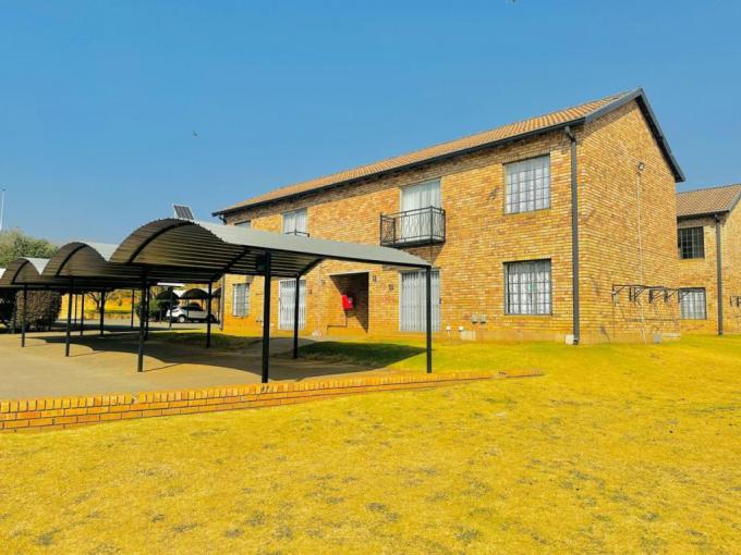 2 Bedroom Apartment for Sale For Sale in Weltevreden Park - MR676830