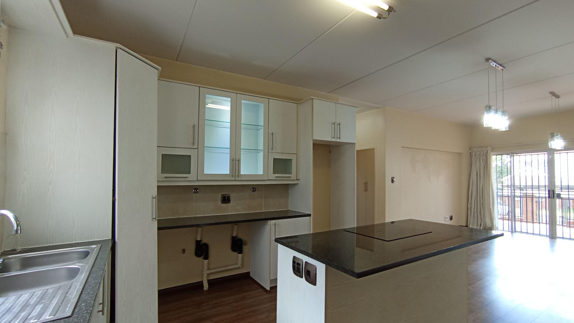 Kitchen - 19 square meters of property in Parkview
