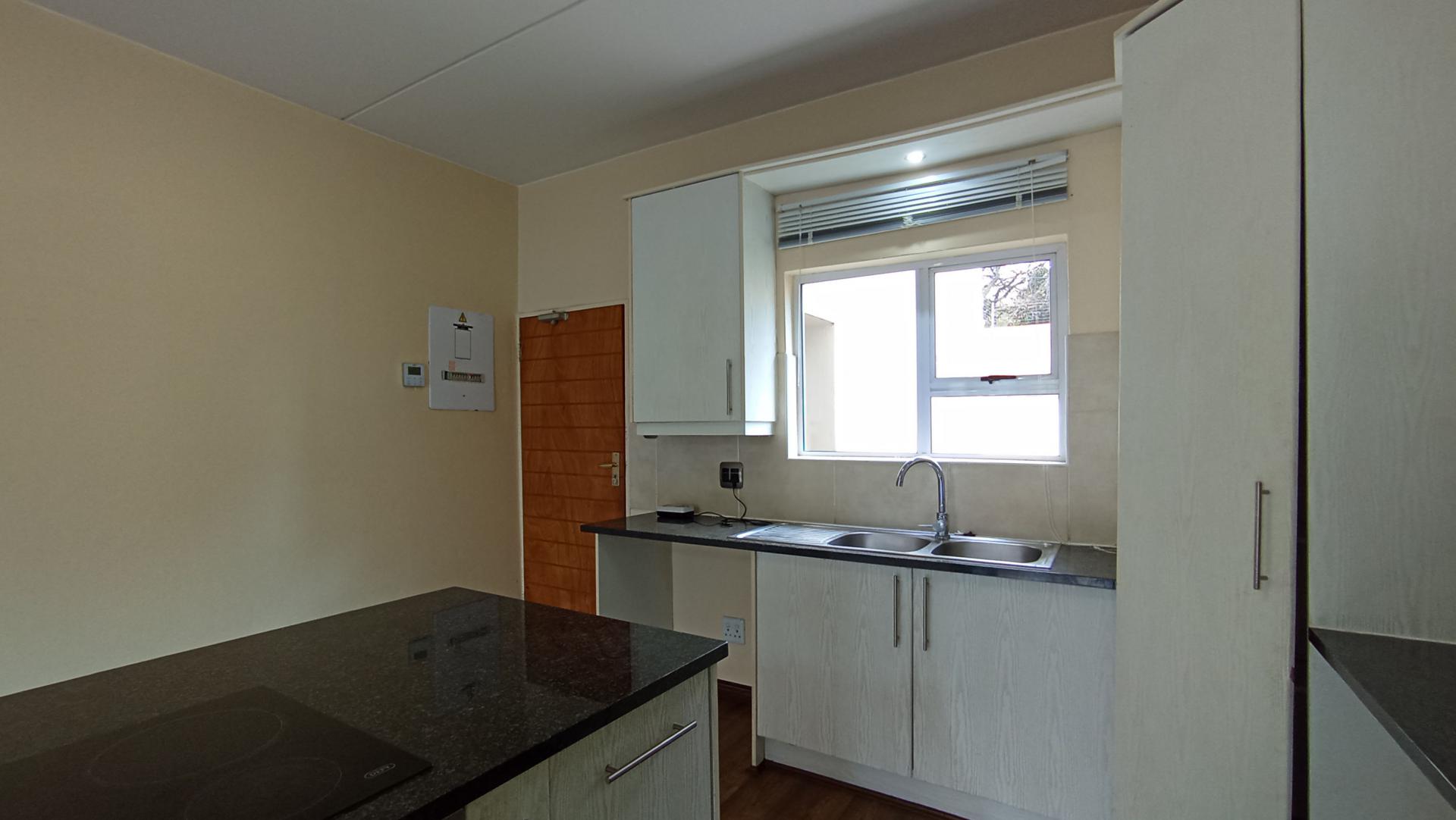 Kitchen - 19 square meters of property in Parkview