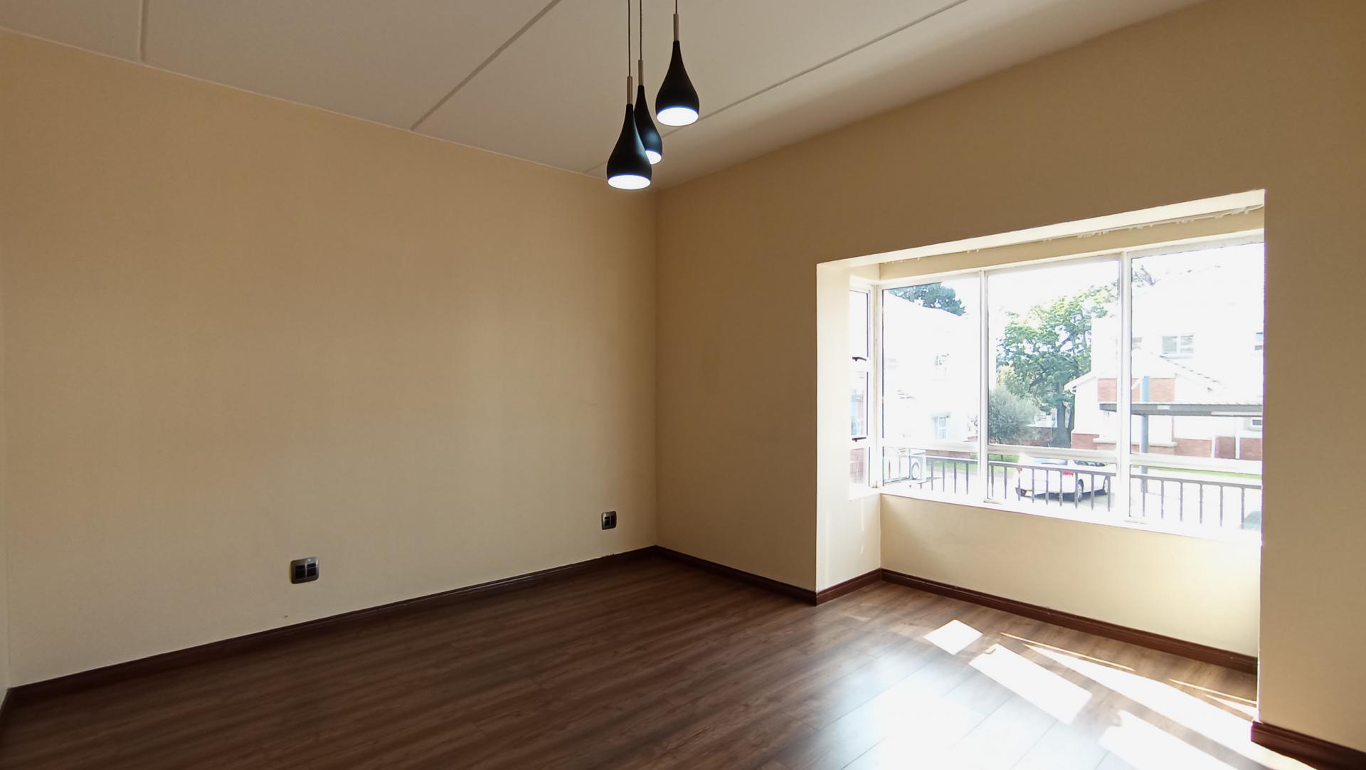 Main Bedroom - 26 square meters of property in Parkview