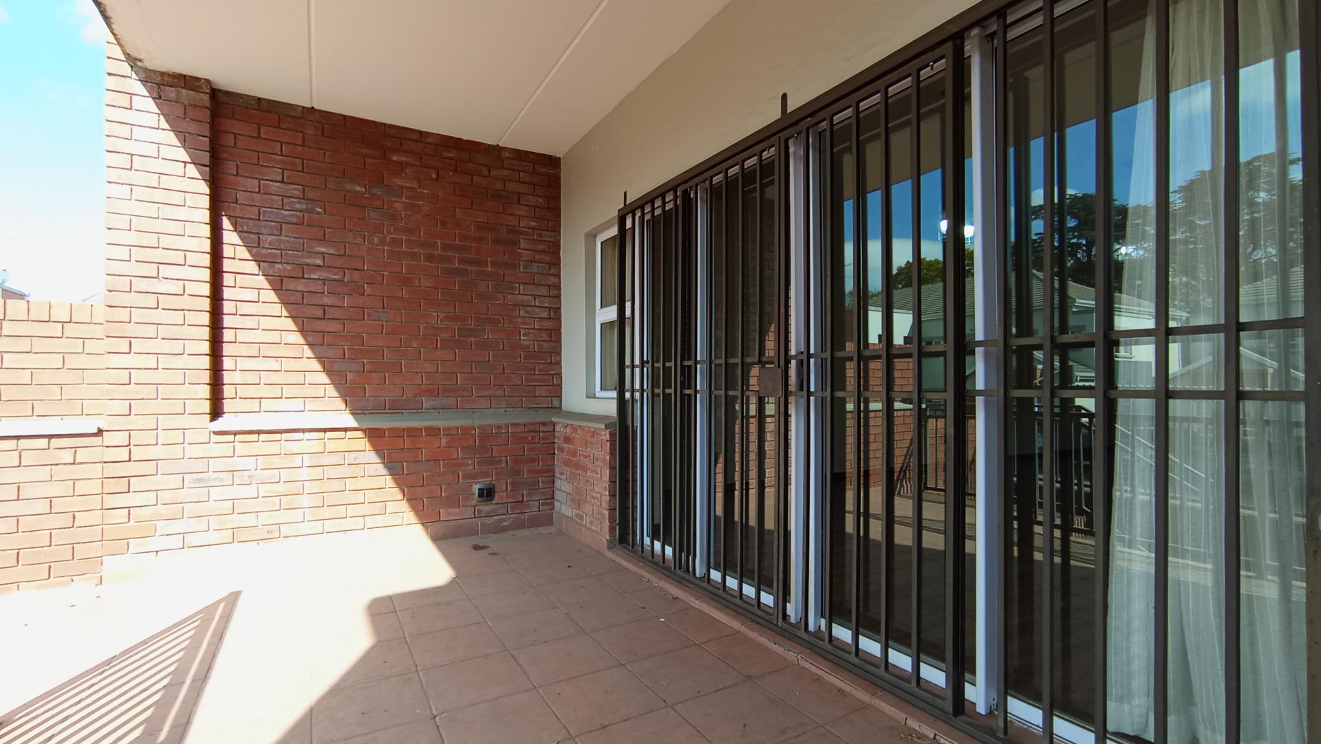 Patio - 15 square meters of property in Parkview