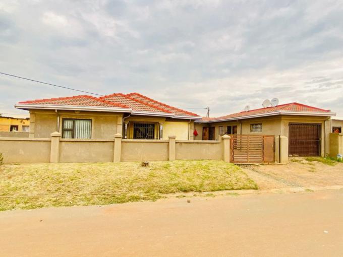 2 Bedroom House for Sale For Sale in Daveyton - MR676833