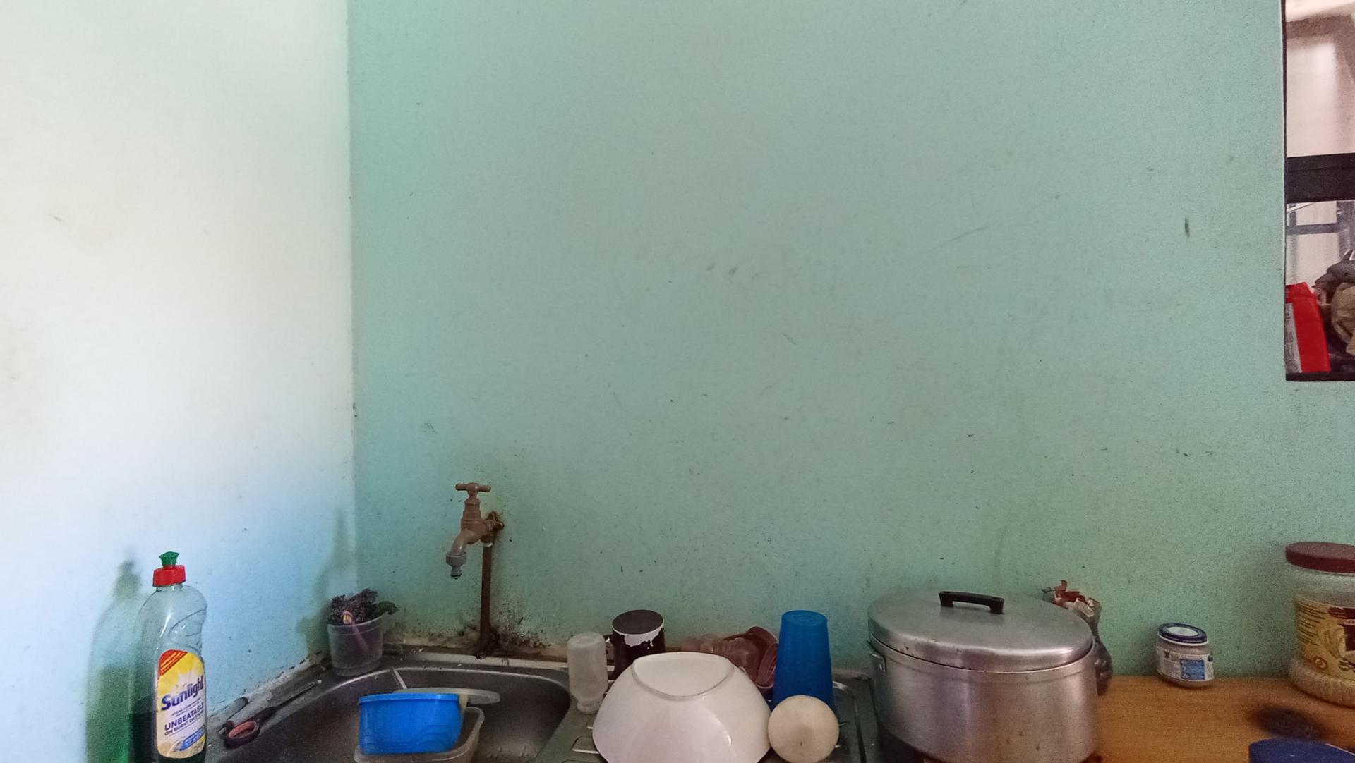 Bed Room 1 - 21 square meters of property in Fleurhof