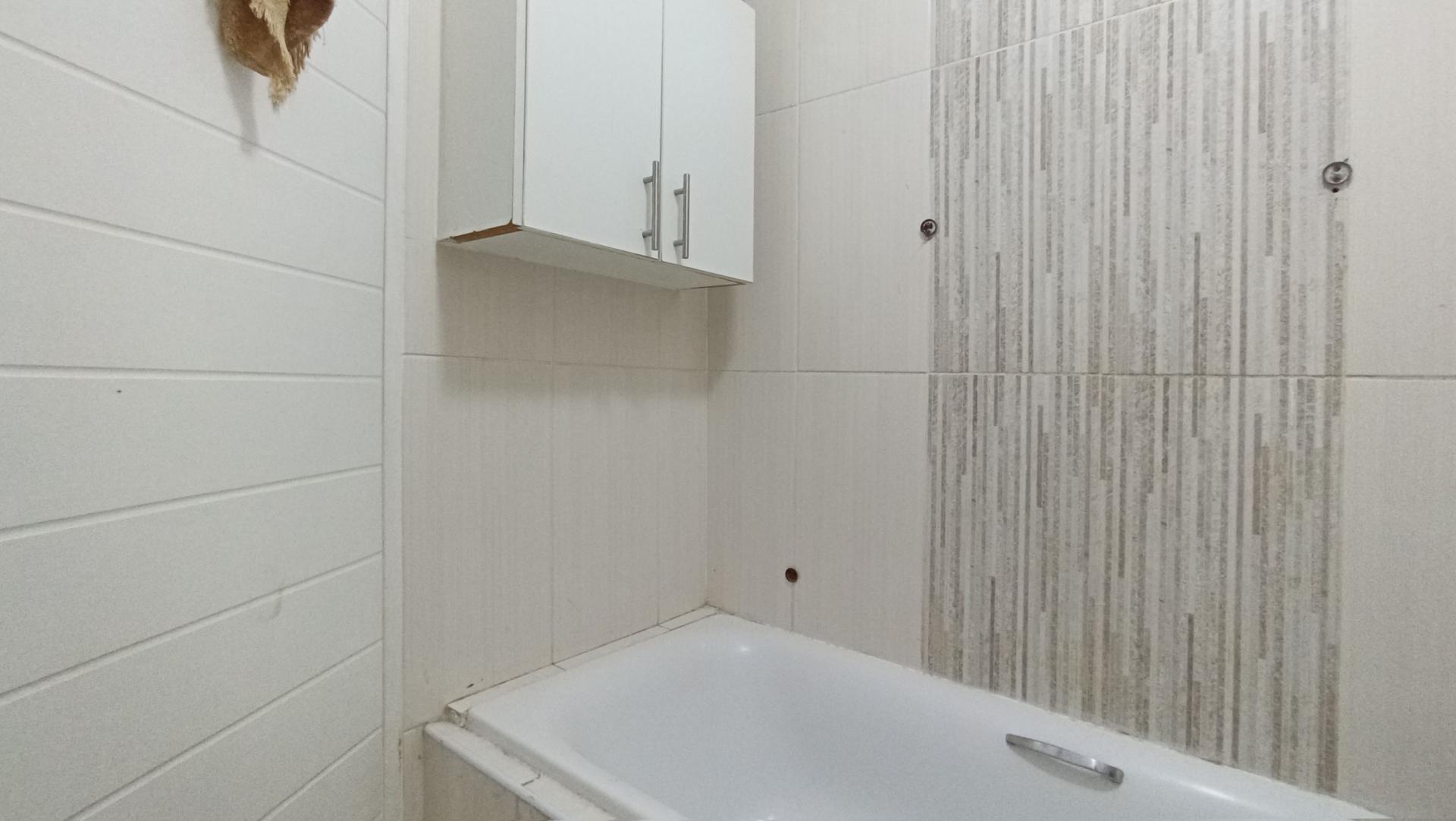 Bathroom 1 - 10 square meters of property in Fleurhof