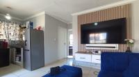 Lounges - 15 square meters of property in Fleurhof