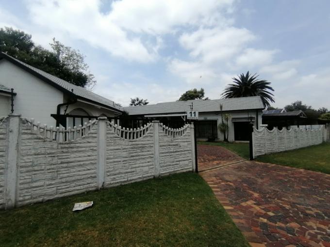 4 Bedroom House for Sale For Sale in Verwoerdpark - MR676857