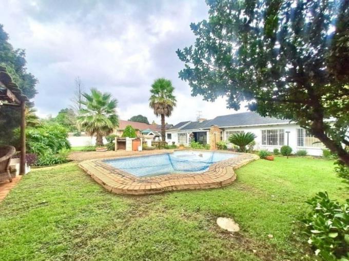 4 Bedroom House for Sale For Sale in Brackenhurst - MR676858