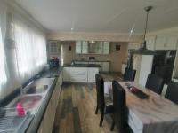  of property in Brackenhurst