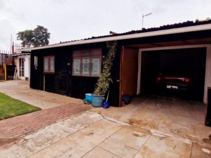 3 Bedroom House for Sale For Sale in Regents Park - MR676860