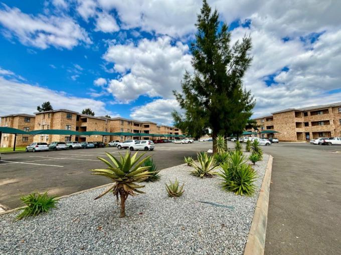 2 Bedroom Simplex for Sale For Sale in Albertsdal - MR676891