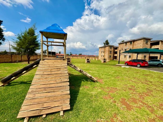 2 Bedroom Simplex for Sale For Sale in Albertsdal - MR676891