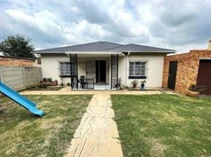 House for Sale For Sale in Noycedale - MR676913