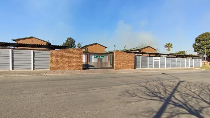 2 Bedroom Sectional Title for Sale For Sale in Marlands - Private Sale - MR676922