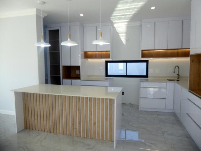 4 Bedroom House for Sale For Sale in The Sandown - MR676928
