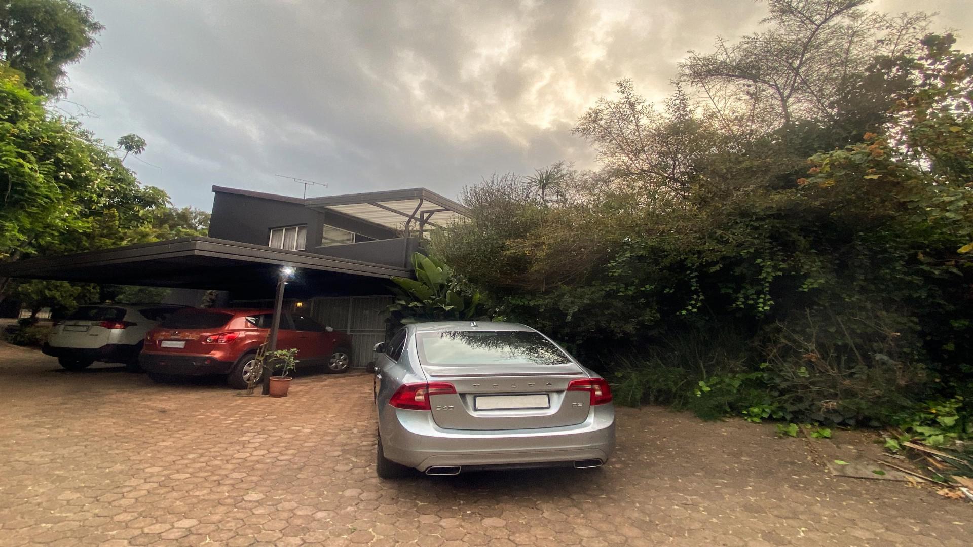 Front View of property in Weltevreden Park
