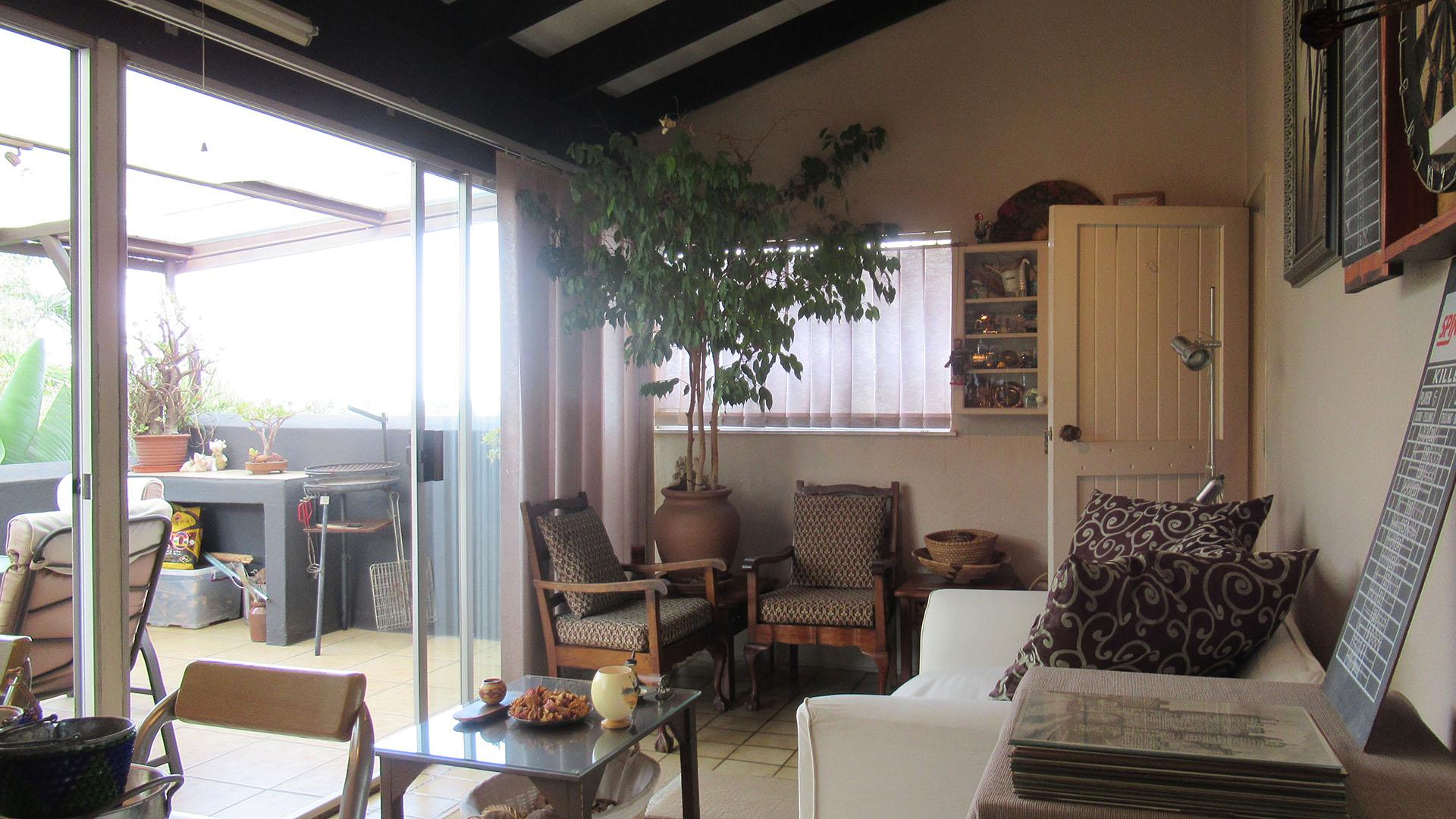 Entertainment - 16 square meters of property in Weltevreden Park