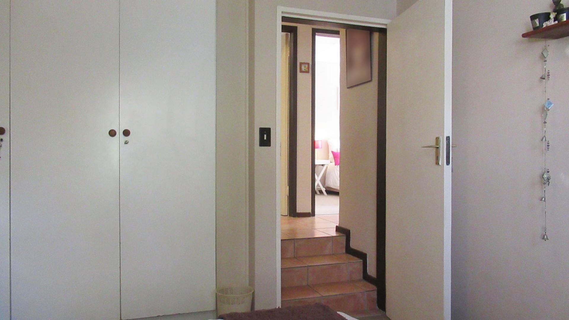 Bed Room 2 - 15 square meters of property in Weltevreden Park