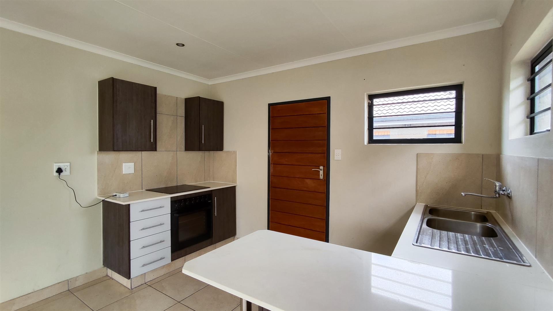 Kitchen - 10 square meters of property in Albertsdal