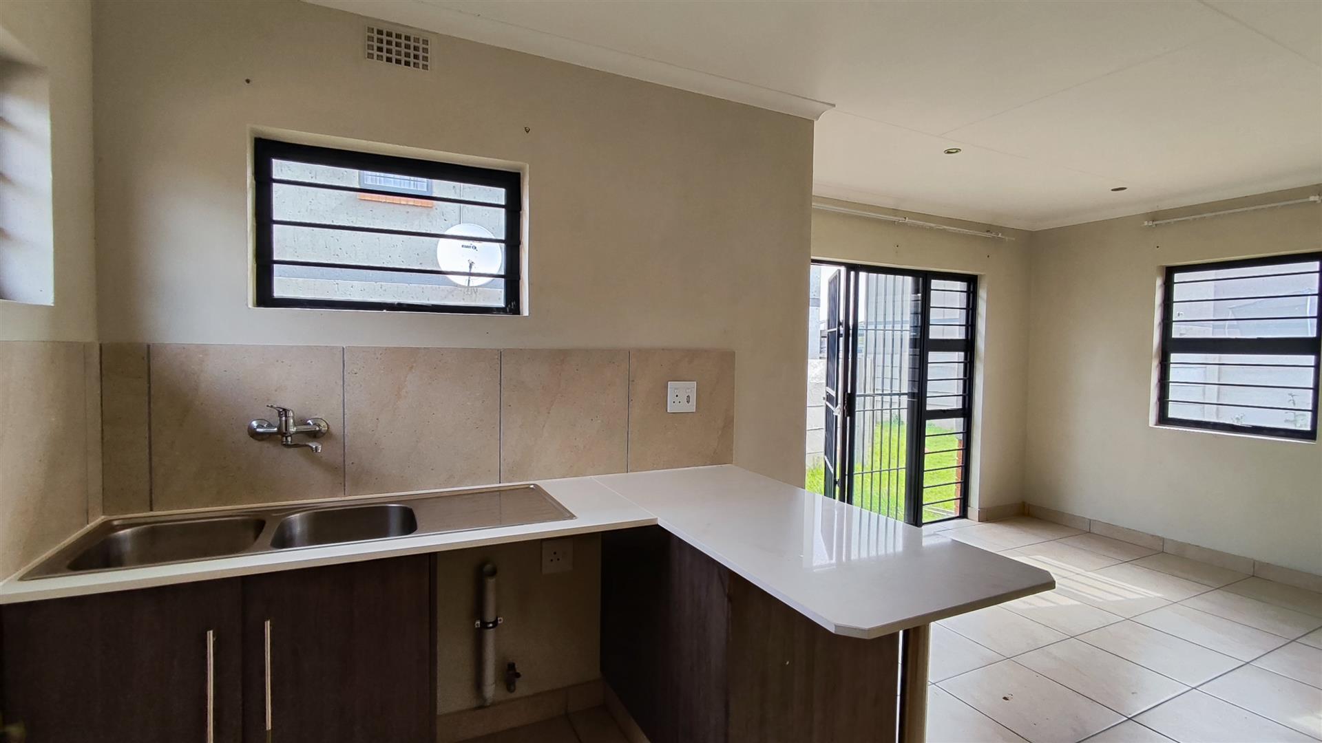 Kitchen - 10 square meters of property in Albertsdal