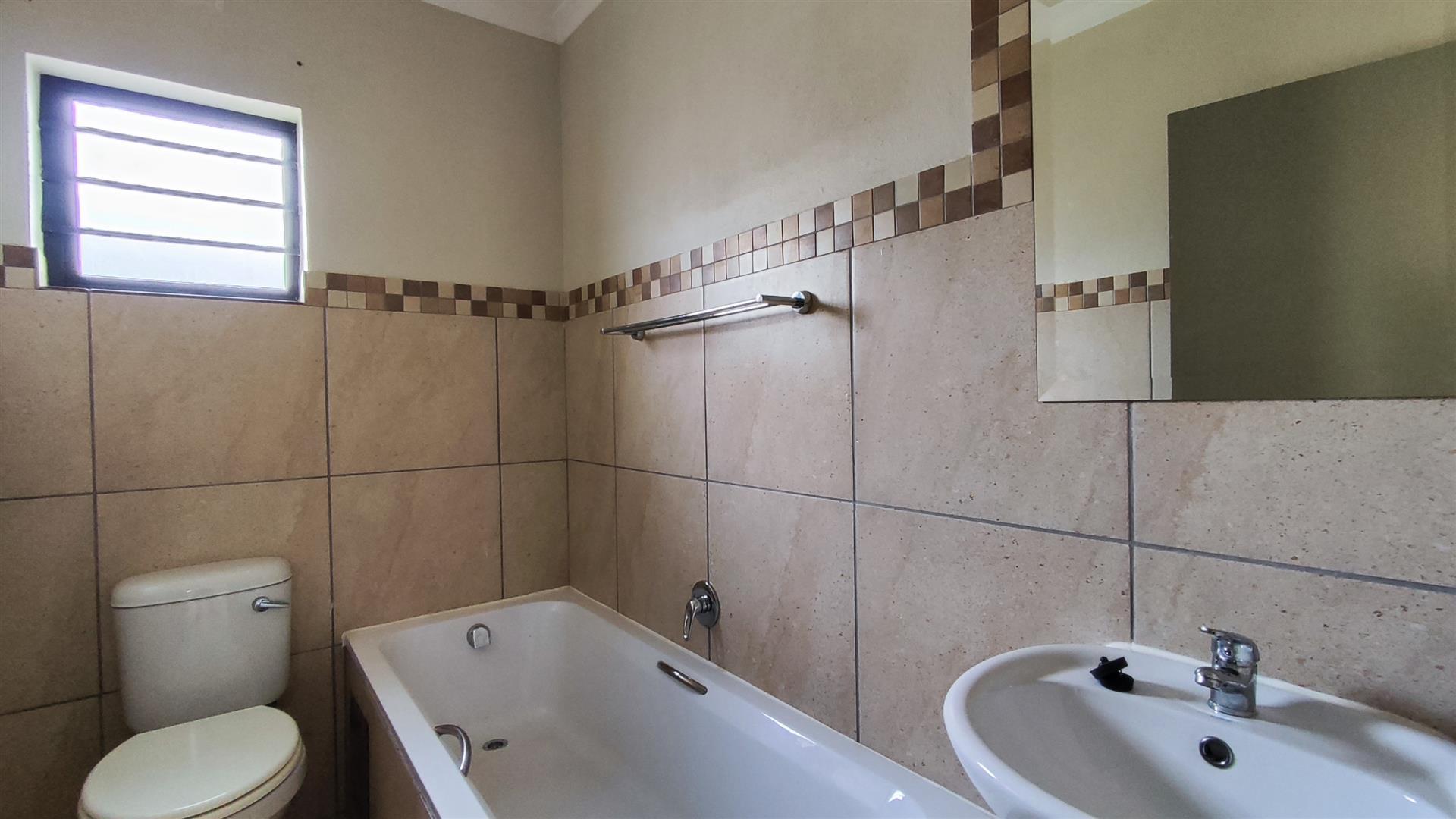 Bathroom 1 - 4 square meters of property in Albertsdal