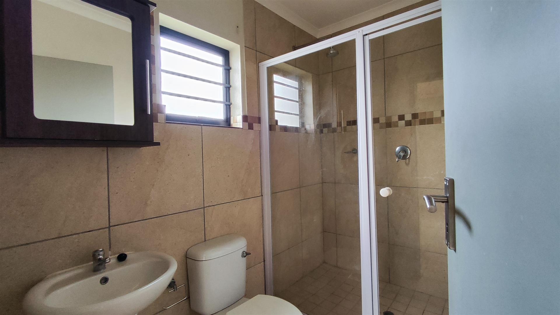 Main Bathroom - 5 square meters of property in Albertsdal