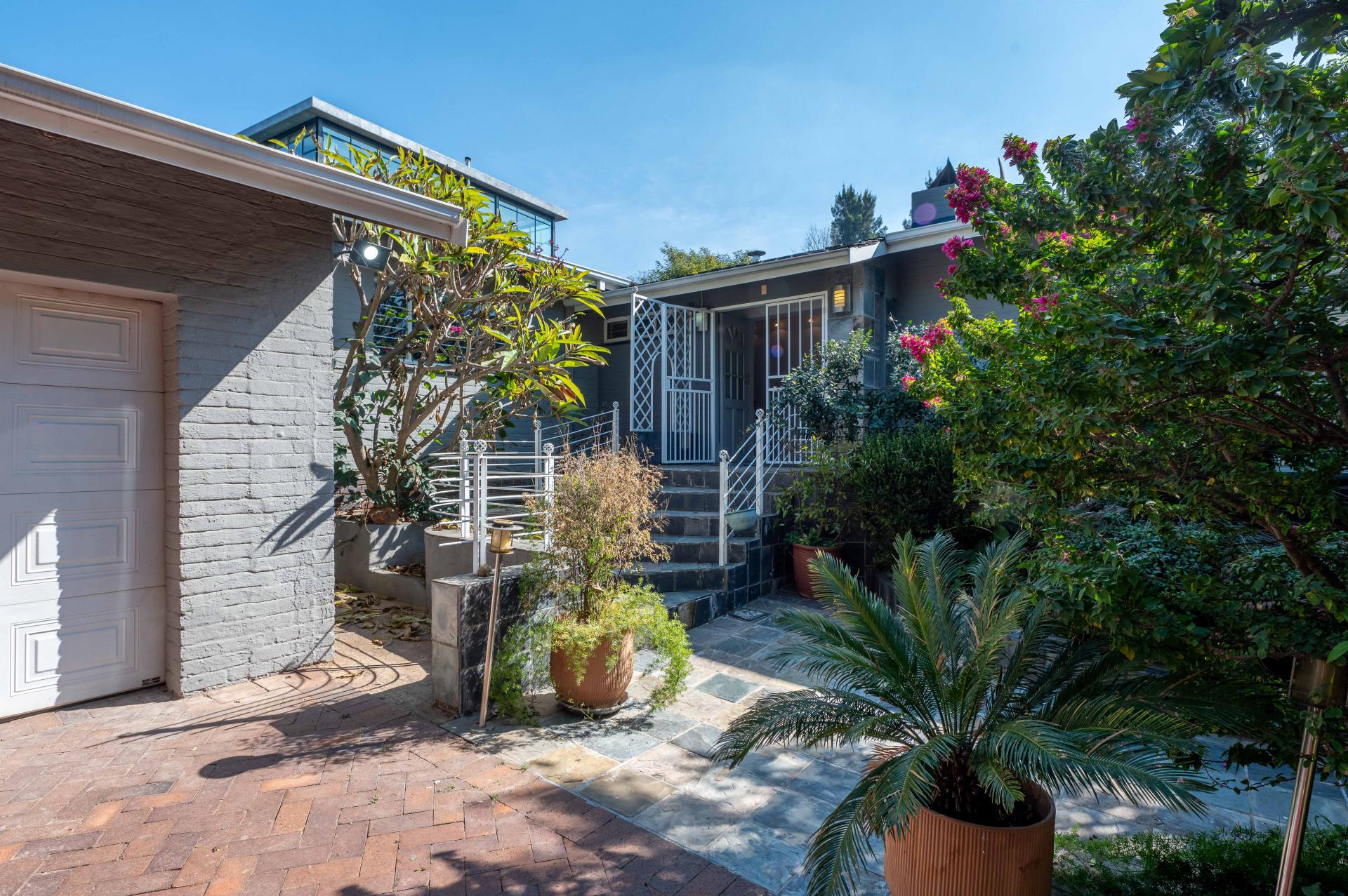 Front View of property in Northcliff