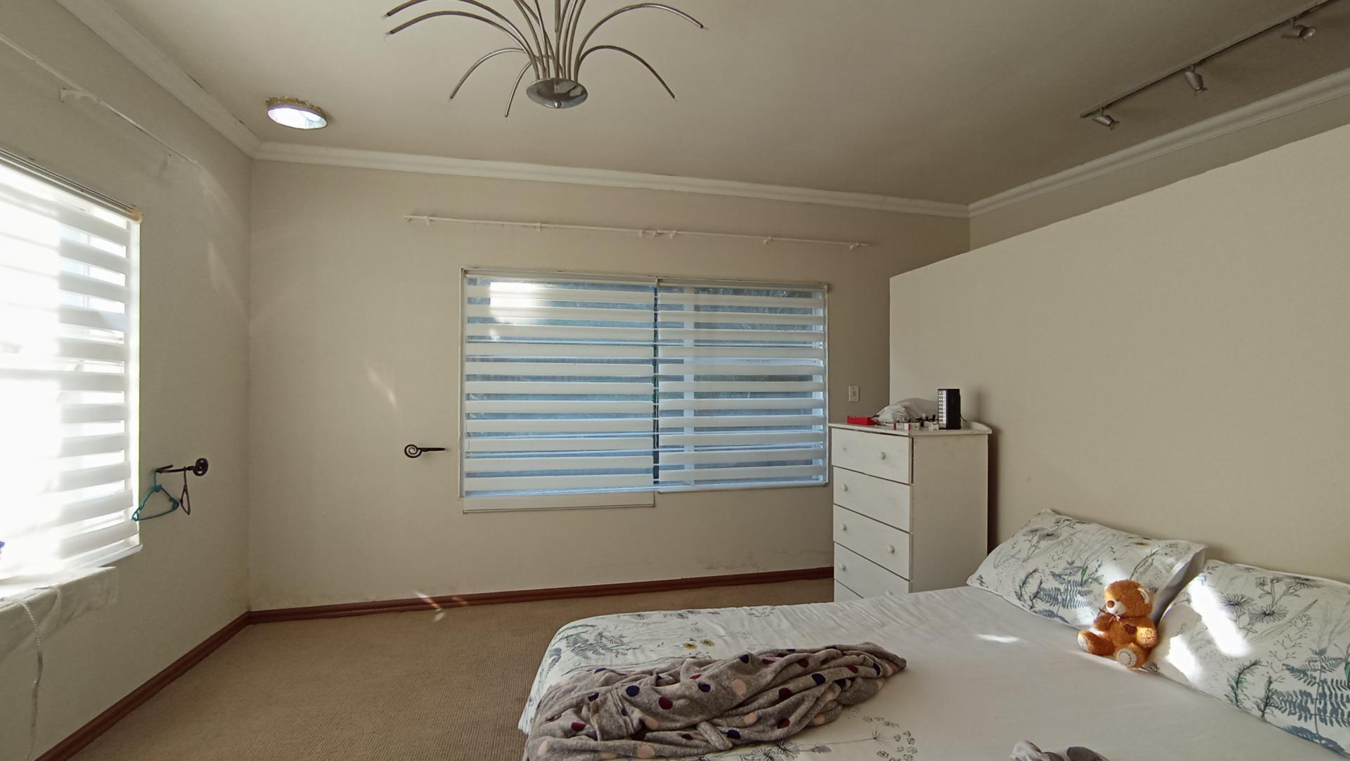 Bed Room 1 - 43 square meters of property in Northcliff
