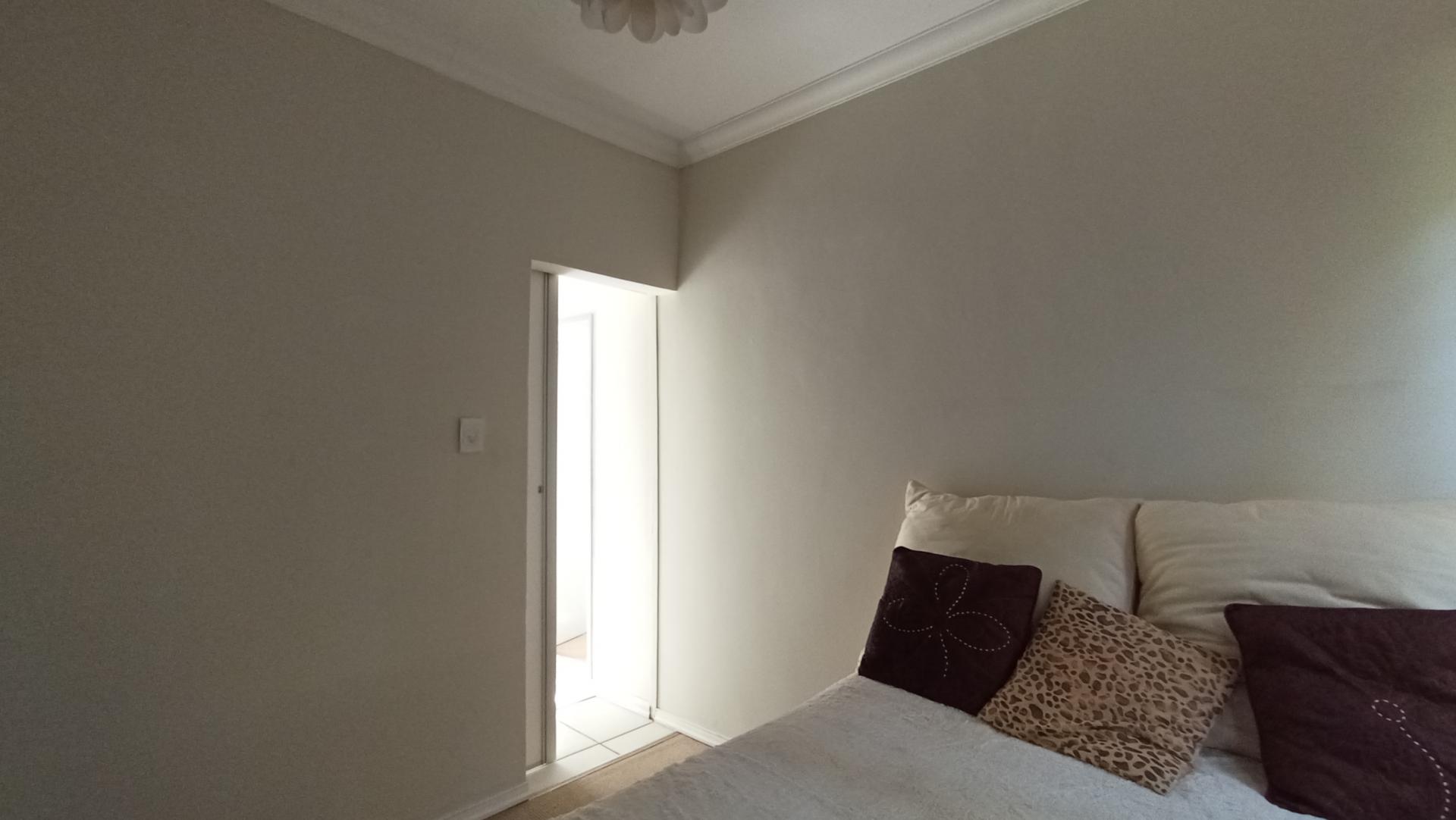 Bed Room 2 - 30 square meters of property in Northcliff
