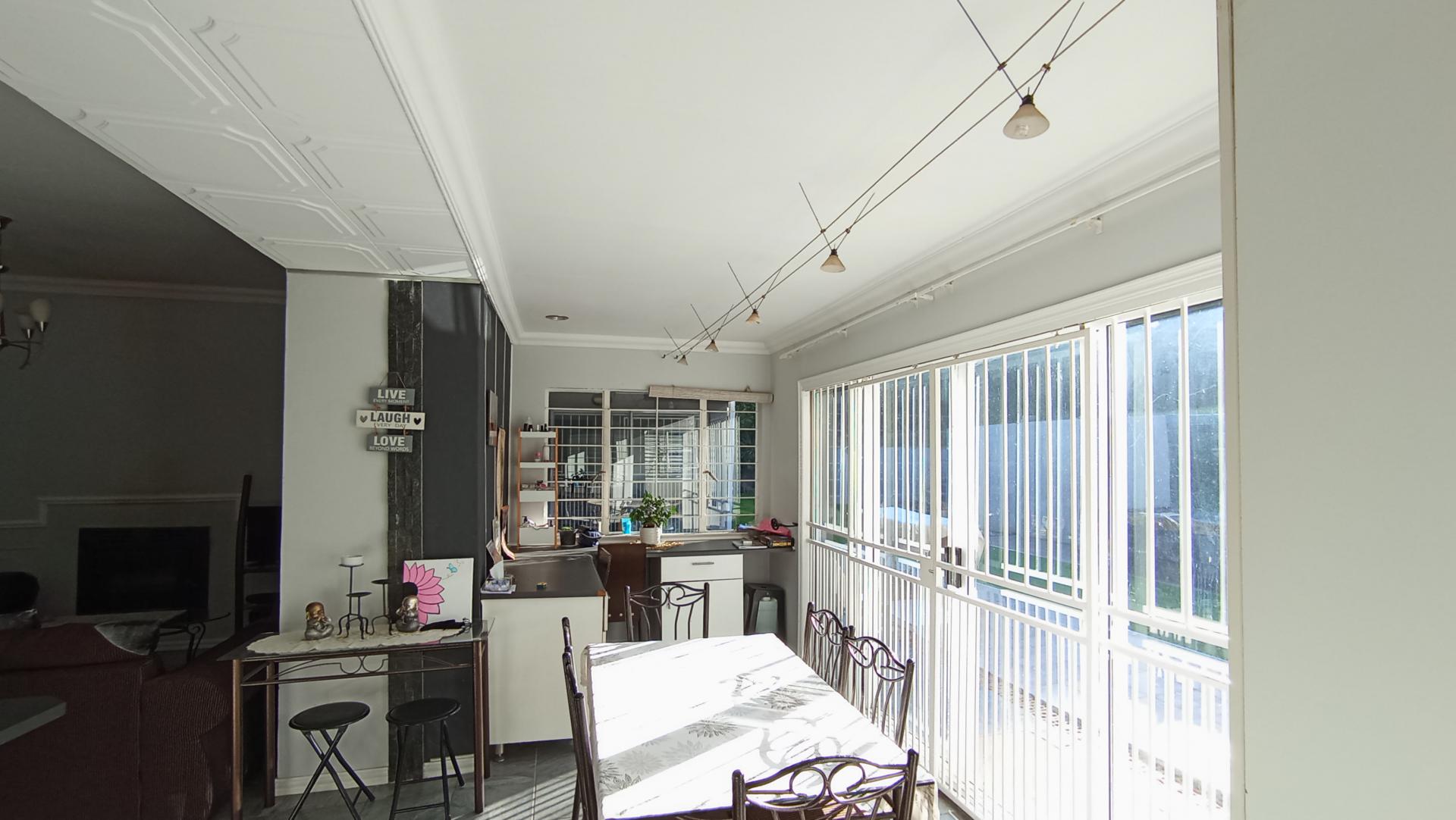 Dining Room - 31 square meters of property in Northcliff
