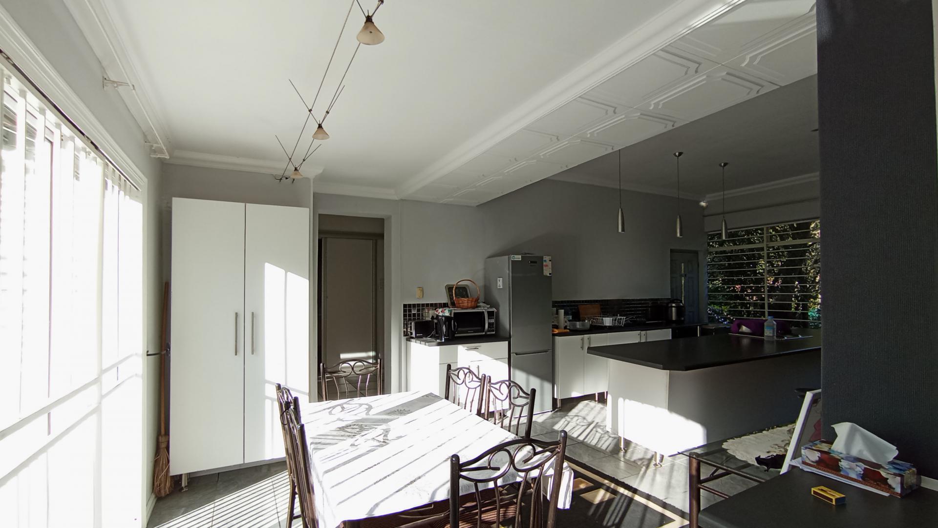 Dining Room - 31 square meters of property in Northcliff