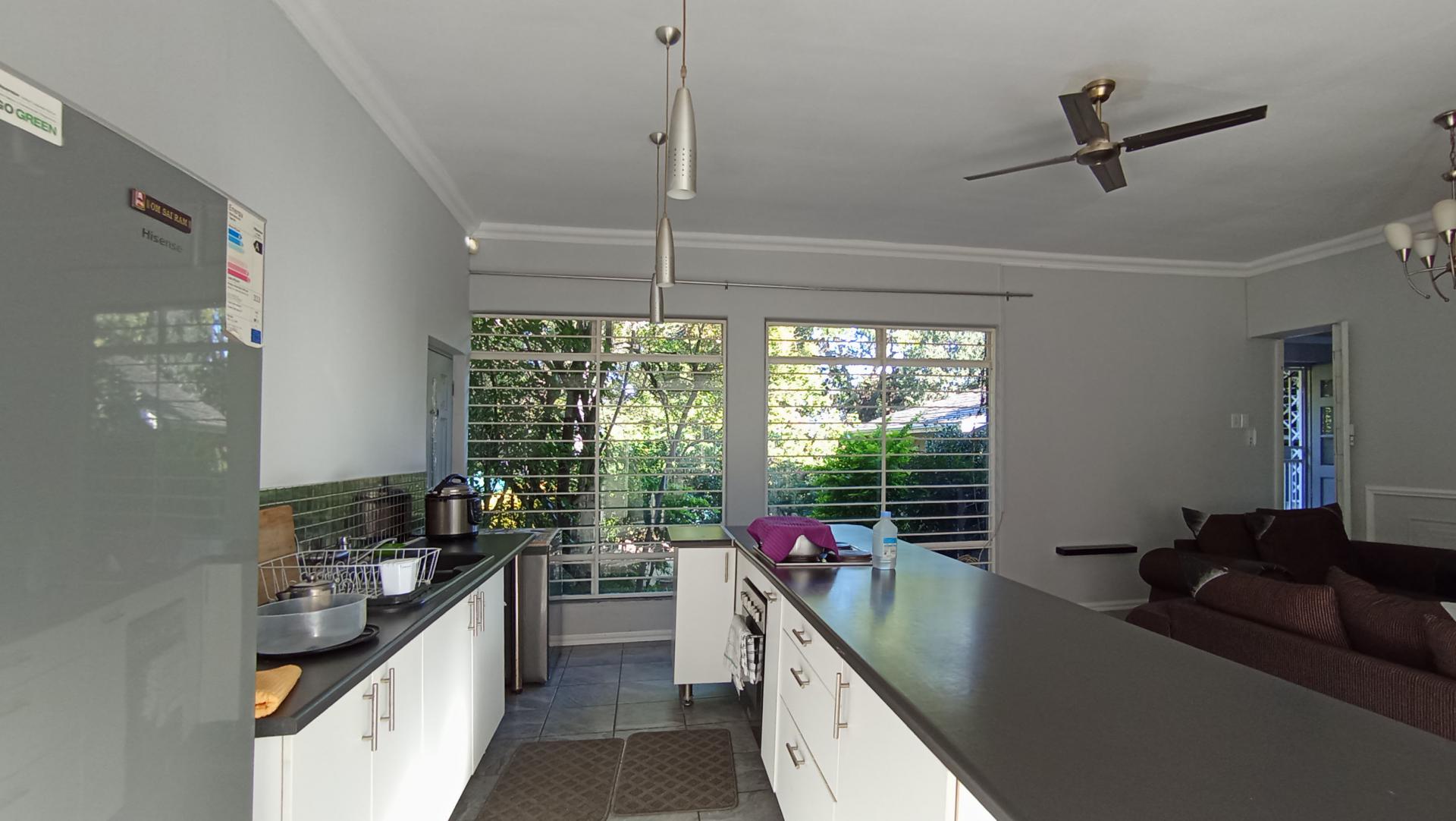 Kitchen - 40 square meters of property in Northcliff