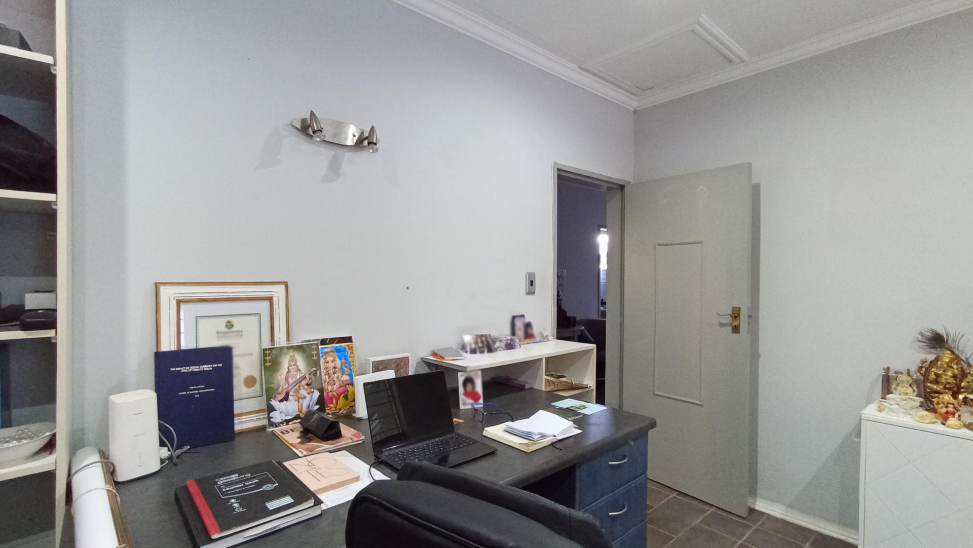 Study - 11 square meters of property in Northcliff