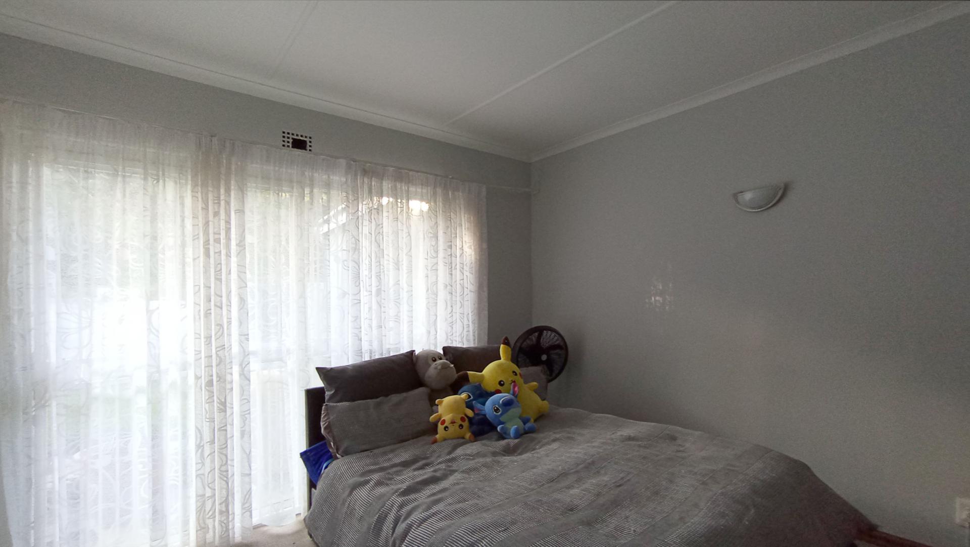 Bed Room 1 - 43 square meters of property in Northcliff