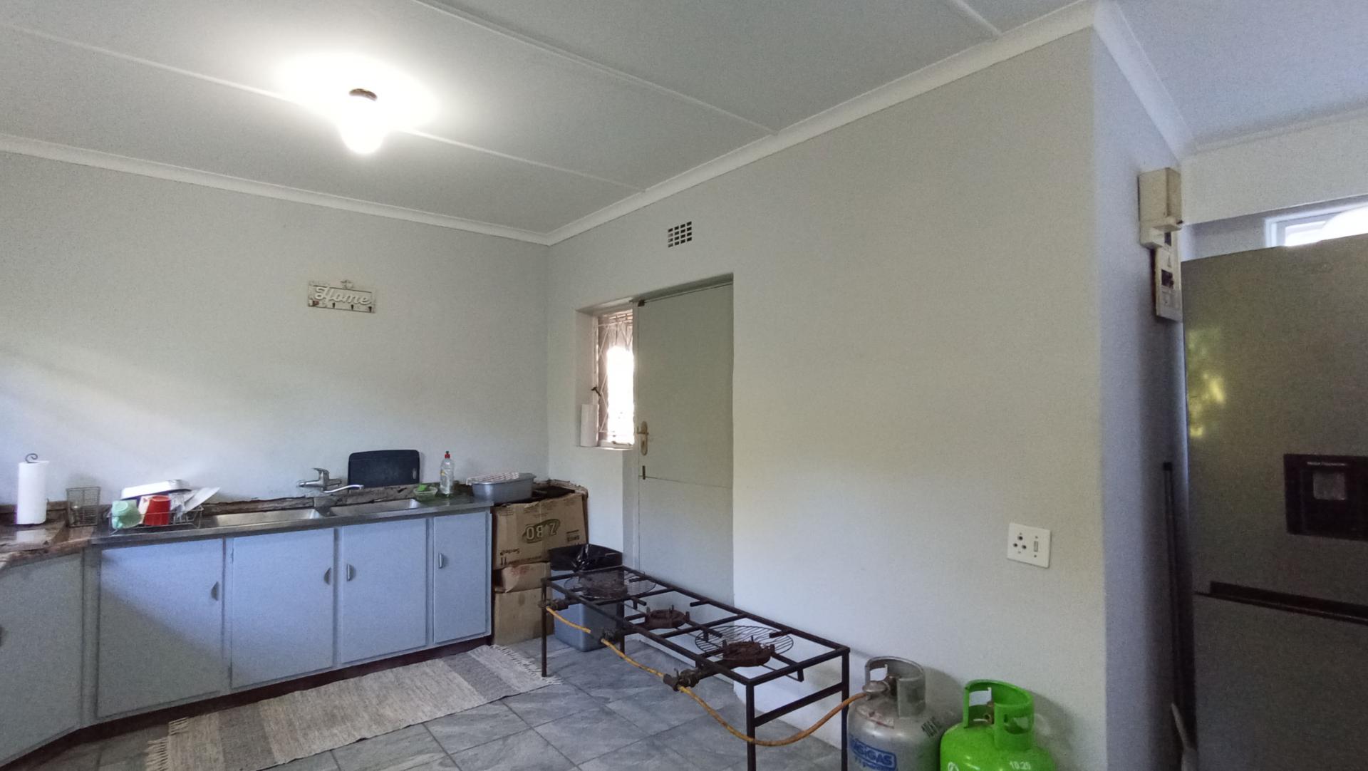 Kitchen - 40 square meters of property in Northcliff