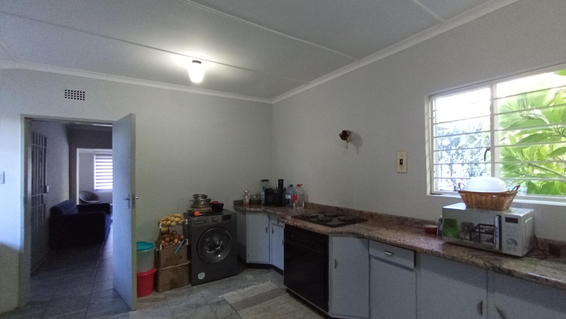 Kitchen - 40 square meters of property in Northcliff