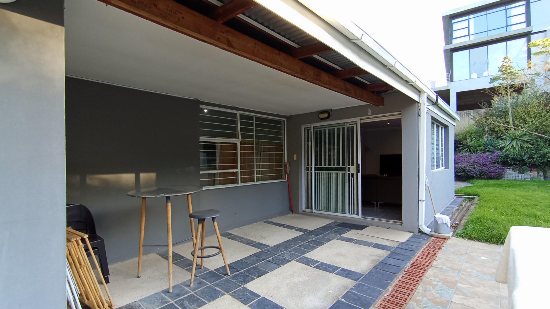 Patio - 17 square meters of property in Northcliff