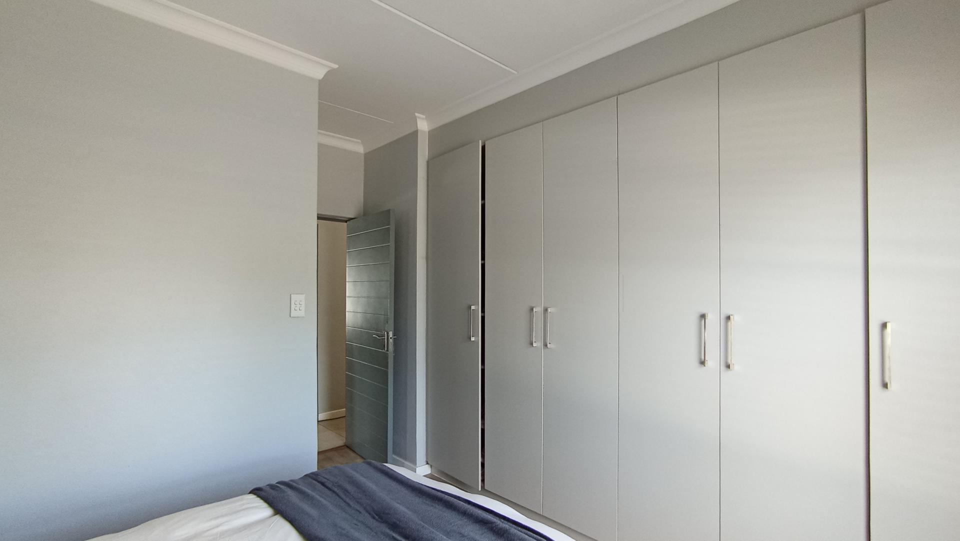 Bed Room 2 - 15 square meters of property in Ferndale - JHB