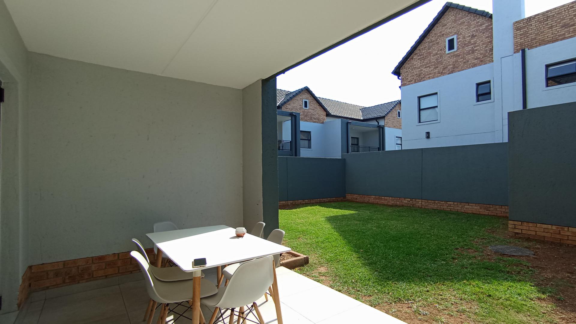 Patio - 14 square meters of property in Ferndale - JHB