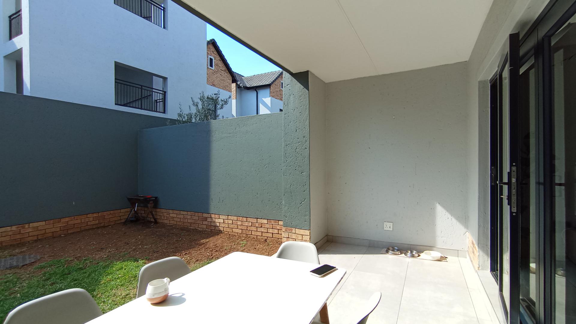 Patio - 14 square meters of property in Ferndale - JHB