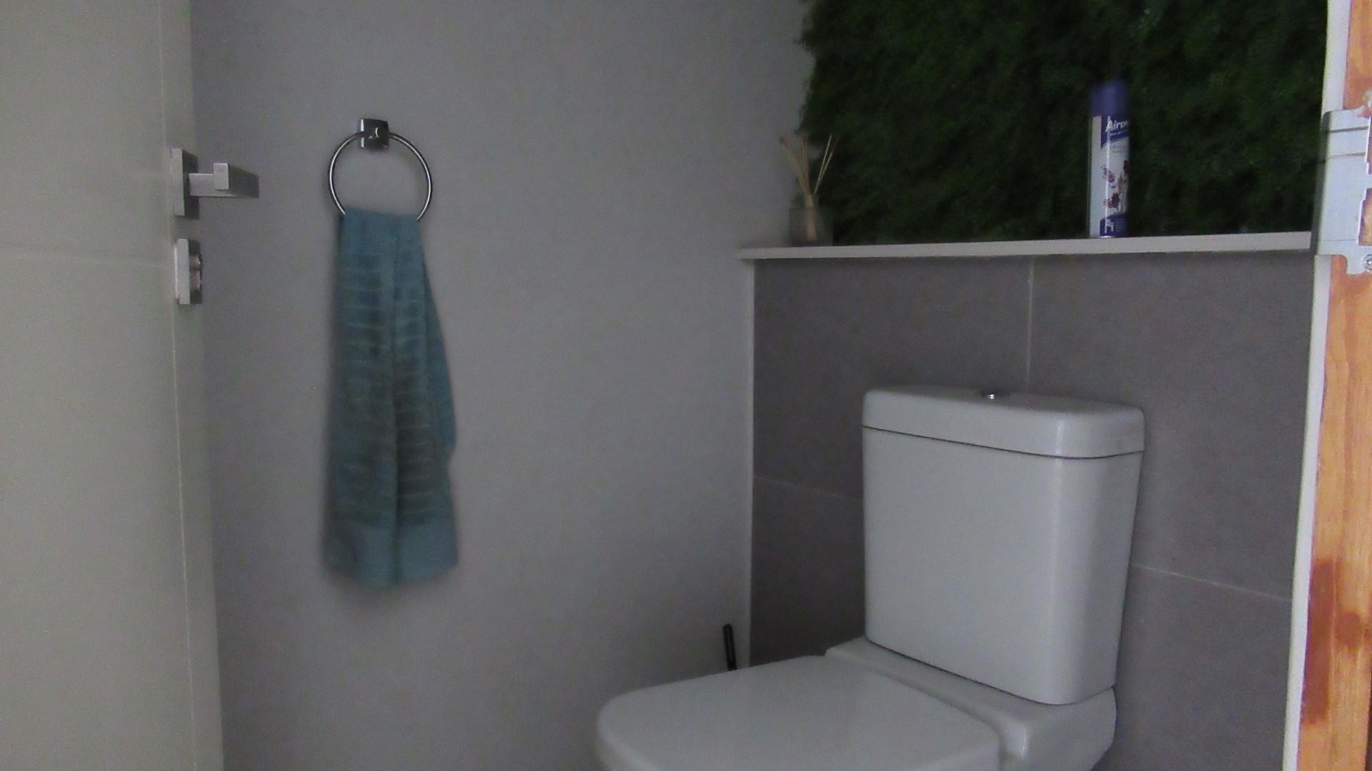 Guest Toilet - 3 square meters of property in Braamfontein