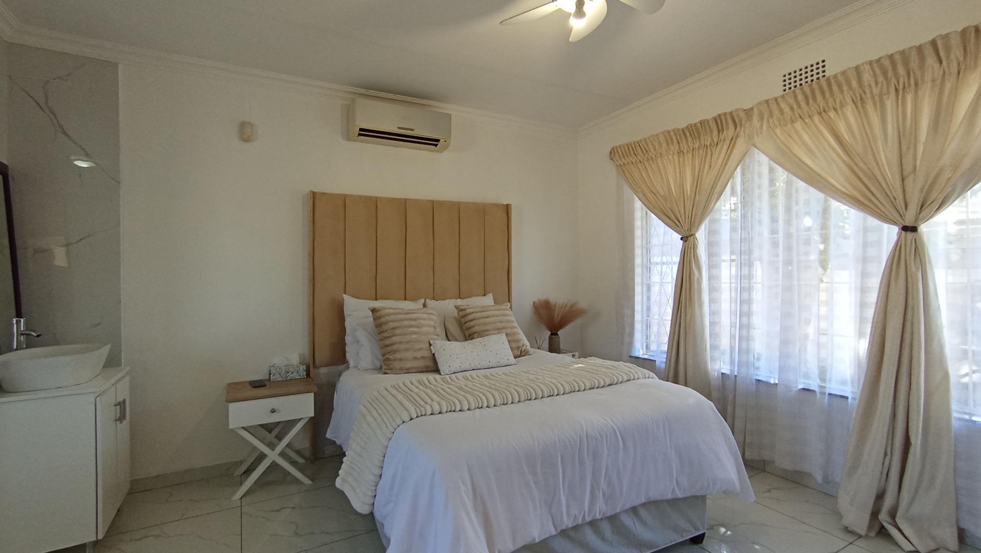 Main Bedroom - 14 square meters of property in Illiondale