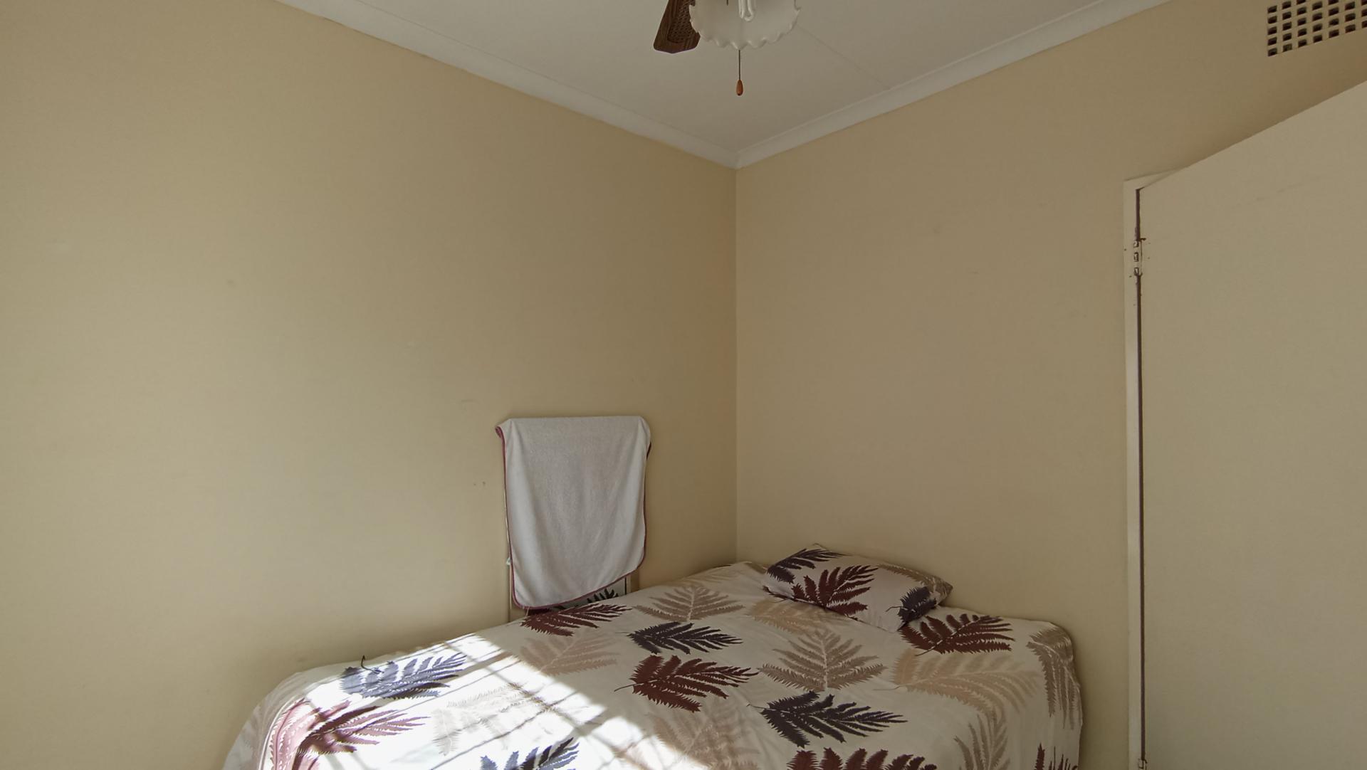 Bed Room 1 - 10 square meters of property in Illiondale