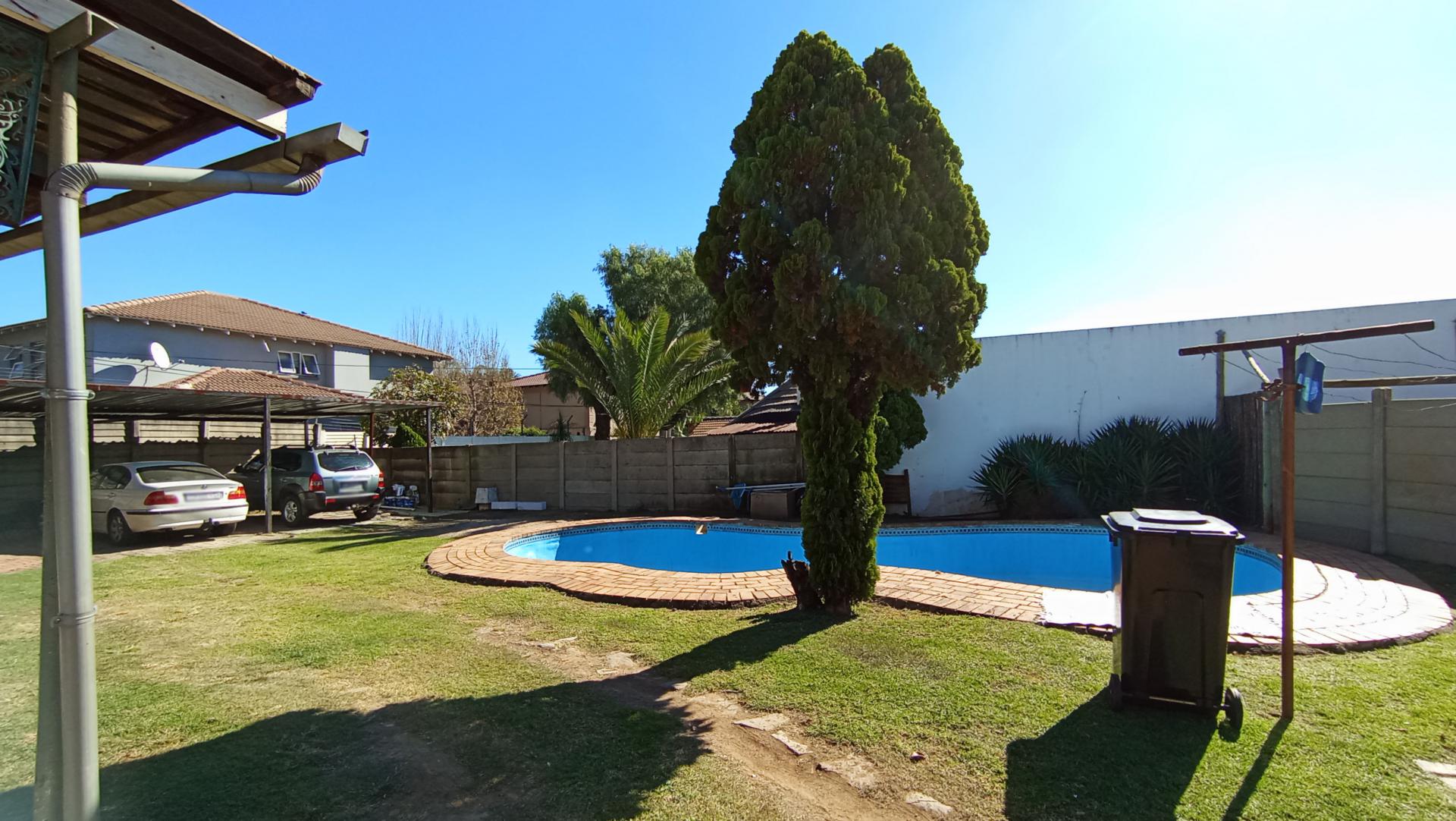 Garden of property in Illiondale