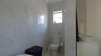Main Bathroom - 7 square meters of property in Illiondale