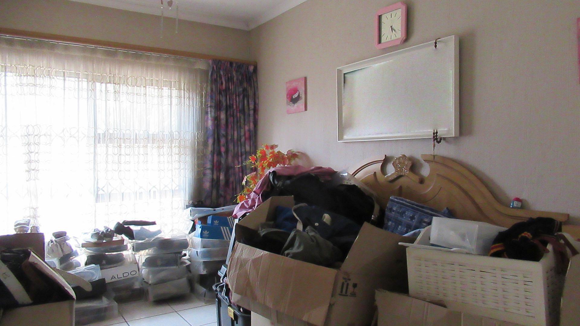 Bed Room 1 - 16 square meters of property in Winchester Hills