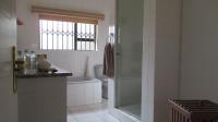 Bathroom 1 - 11 square meters of property in Winchester Hills