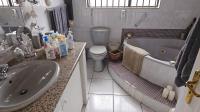 Bathroom 1 - 11 square meters of property in Winchester Hills