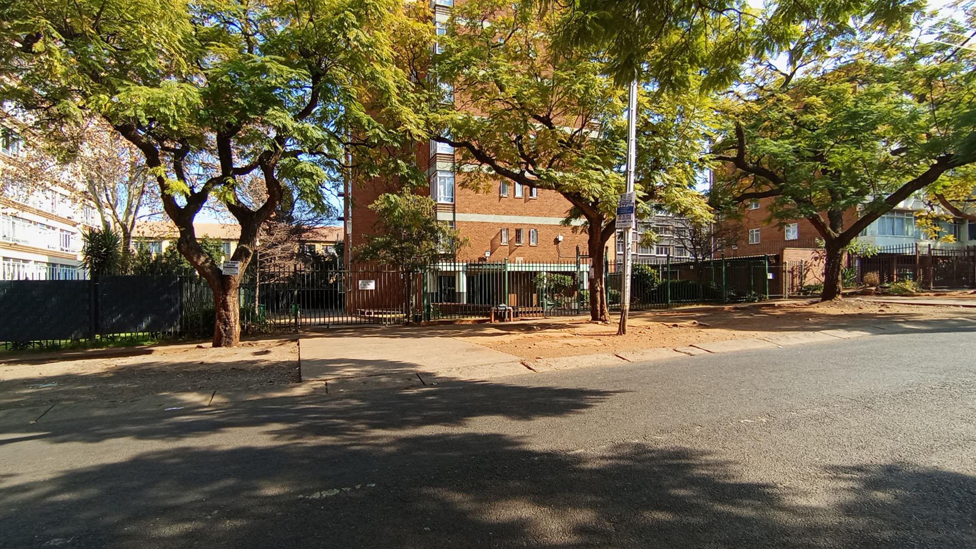 Front View of property in Arcadia
